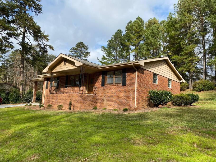 Pine Valley Place 3 Bedroom 2 Bathroom House * Gainesville