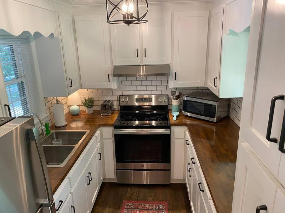 Pine Valley Place 3 Bedroom 2 Bathroom House *