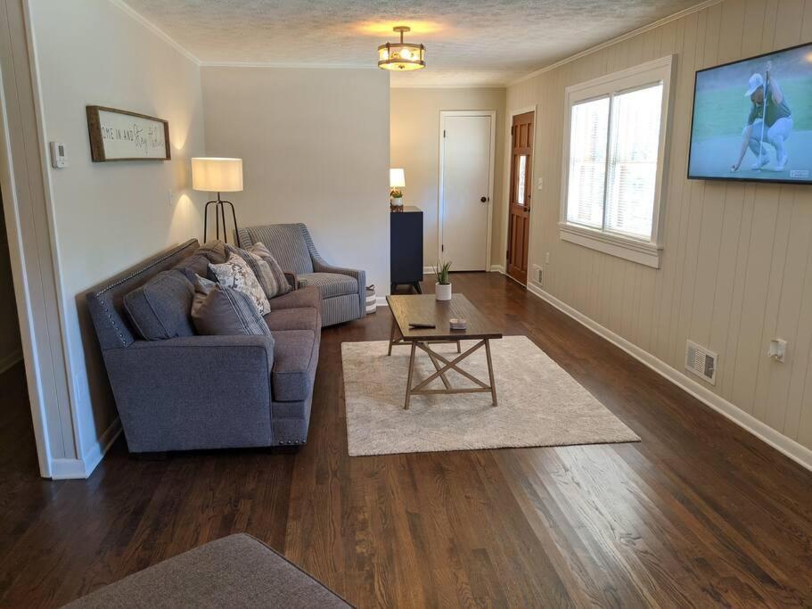 Pine Valley Place 3 Bedroom 2 Bathroom House * Gainesville